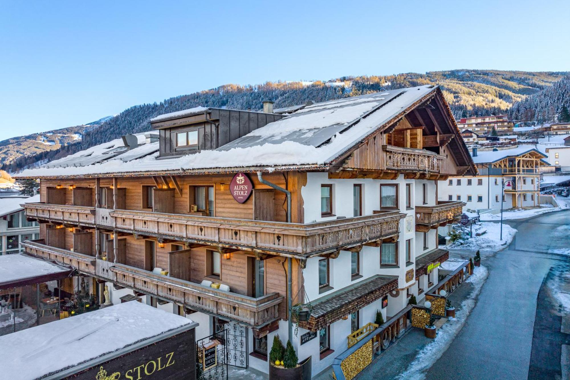 Hotel Alpenstolz Mieders Exterior photo