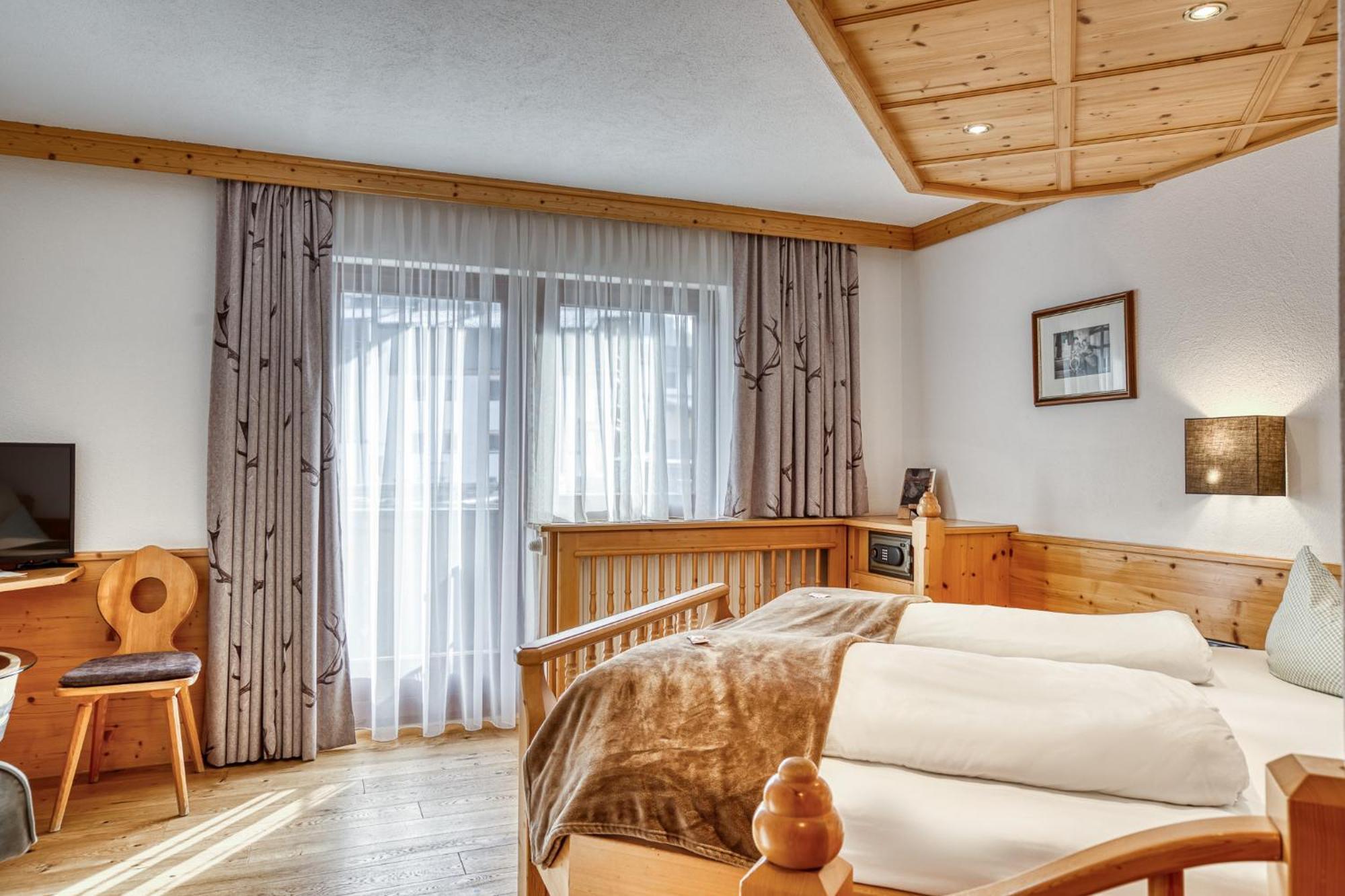 Hotel Alpenstolz Mieders Room photo